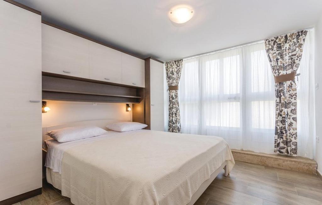 Apartment Nena- Apartman Sa Posebnim Ulazom U Prizemlju, Terasom I Zelenom Okucnicom Rakotule Eksteriør billede