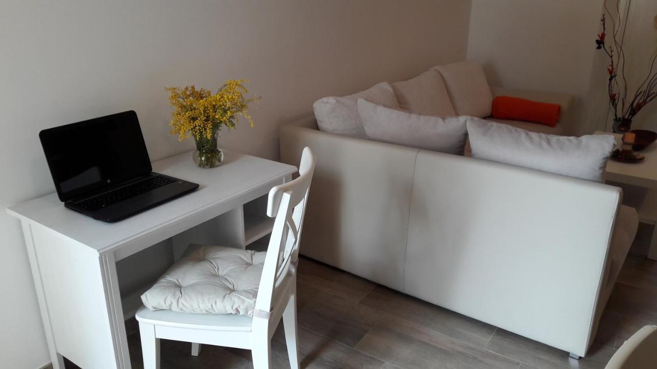 Apartment Nena- Apartman Sa Posebnim Ulazom U Prizemlju, Terasom I Zelenom Okucnicom Rakotule Eksteriør billede